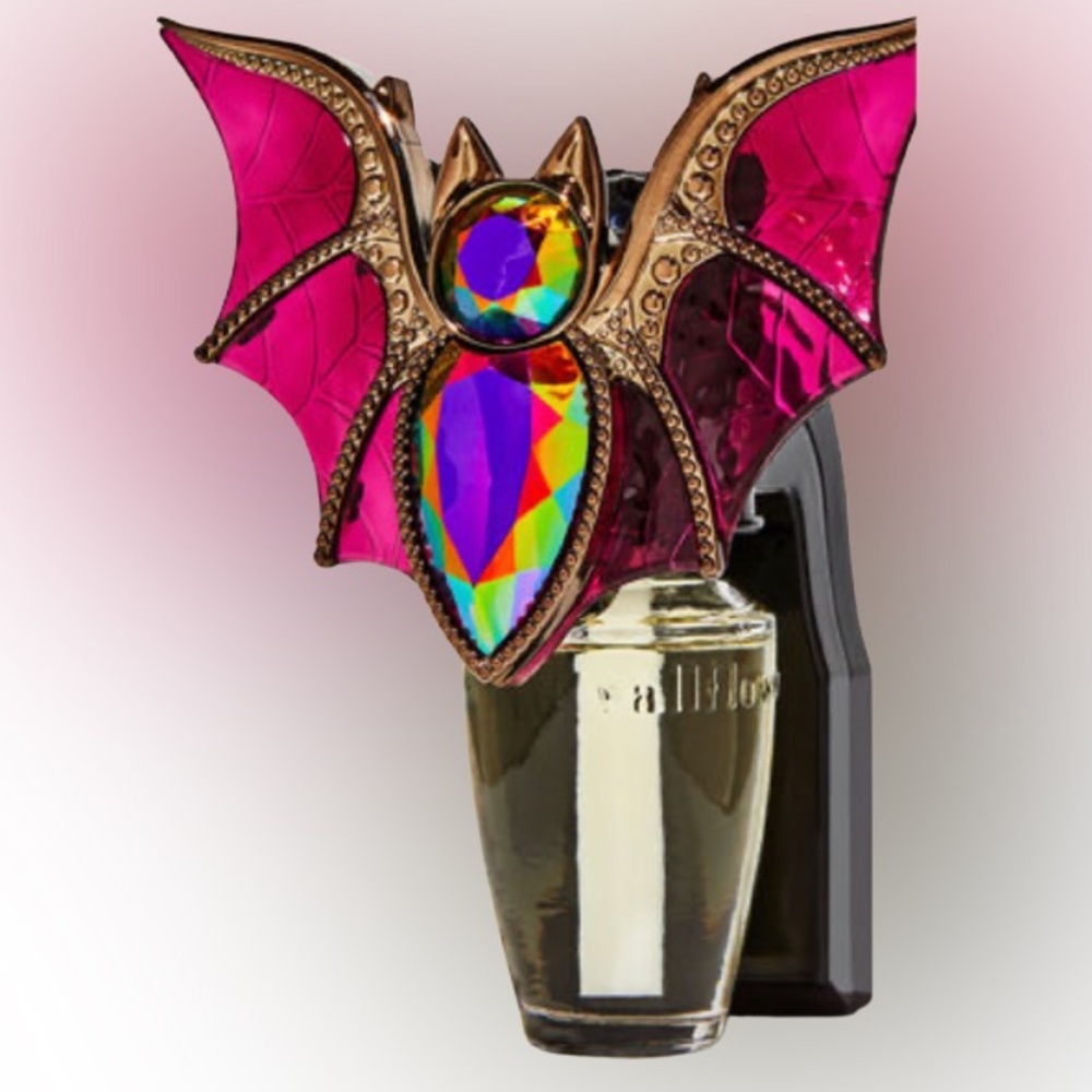 Bejeweled Bat Nightlight
Wallflowers Fragrance Plug - Picture 2 of 2